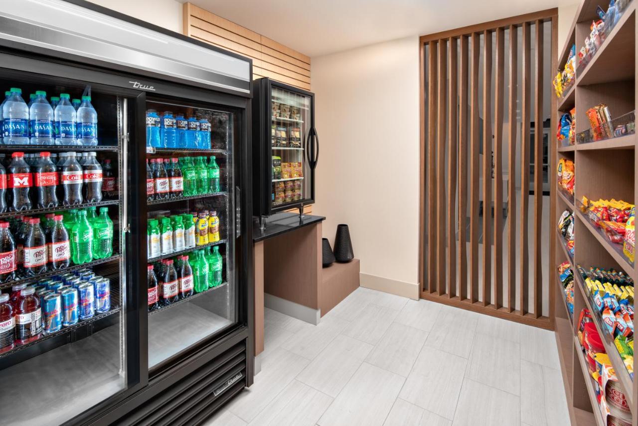 Holiday Inn Express & Suites - Elkhorn - Lake Geneva Area By Ihg Ngoại thất bức ảnh