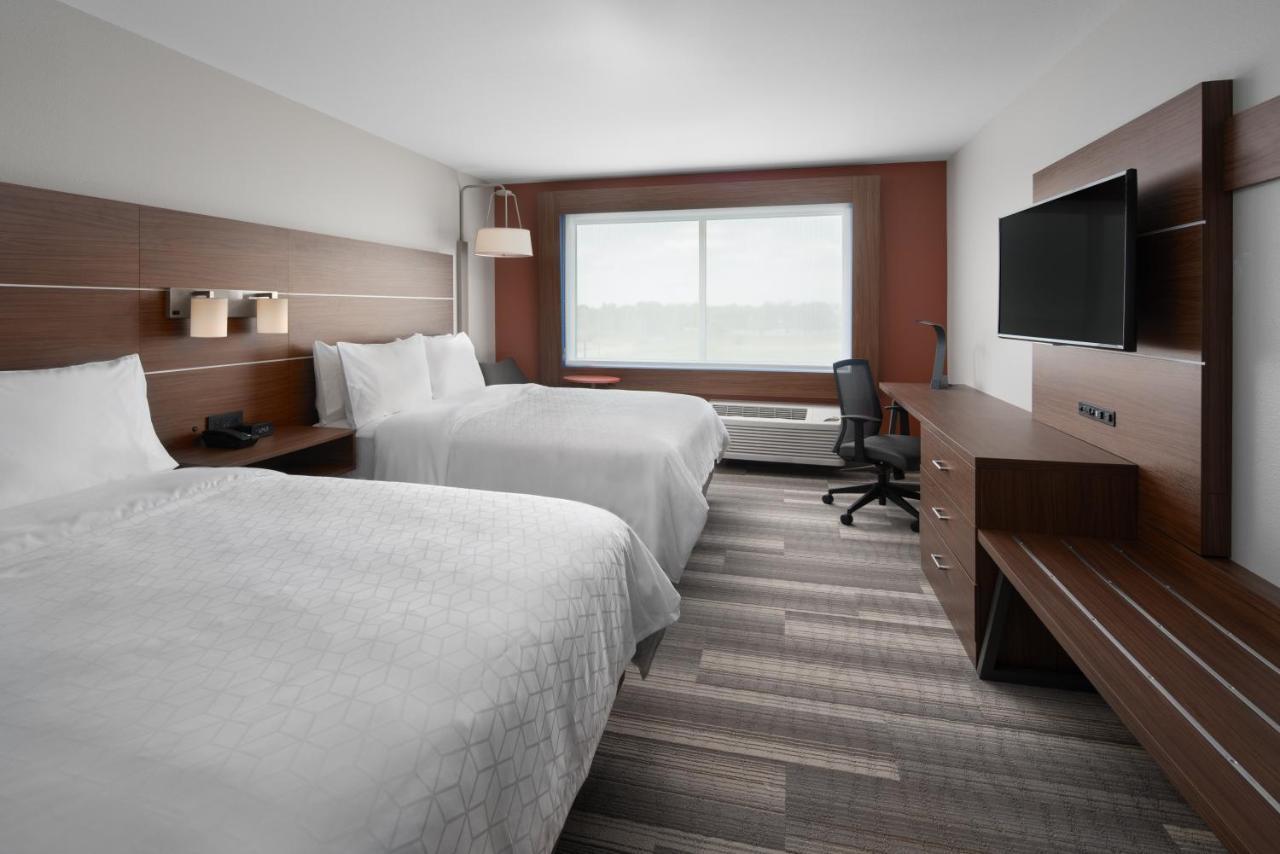 Holiday Inn Express & Suites - Elkhorn - Lake Geneva Area By Ihg Ngoại thất bức ảnh