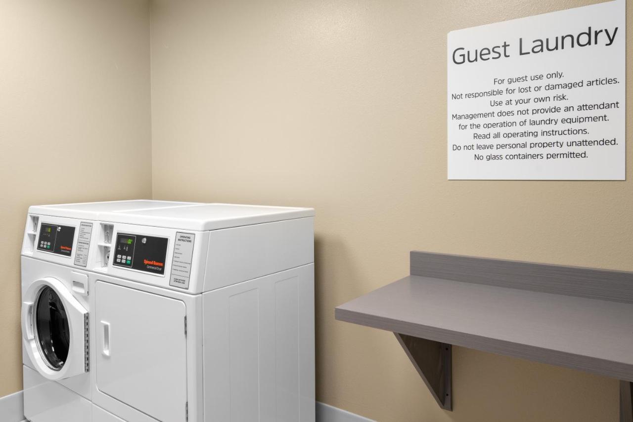 Holiday Inn Express & Suites - Elkhorn - Lake Geneva Area By Ihg Ngoại thất bức ảnh